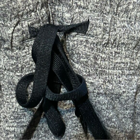 Lululemon reversible black gray athletic training active shorts women’s 6 - Picture 4 of 9